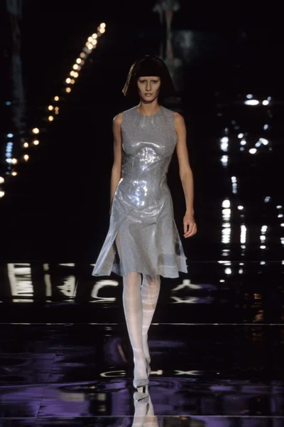 Look 18